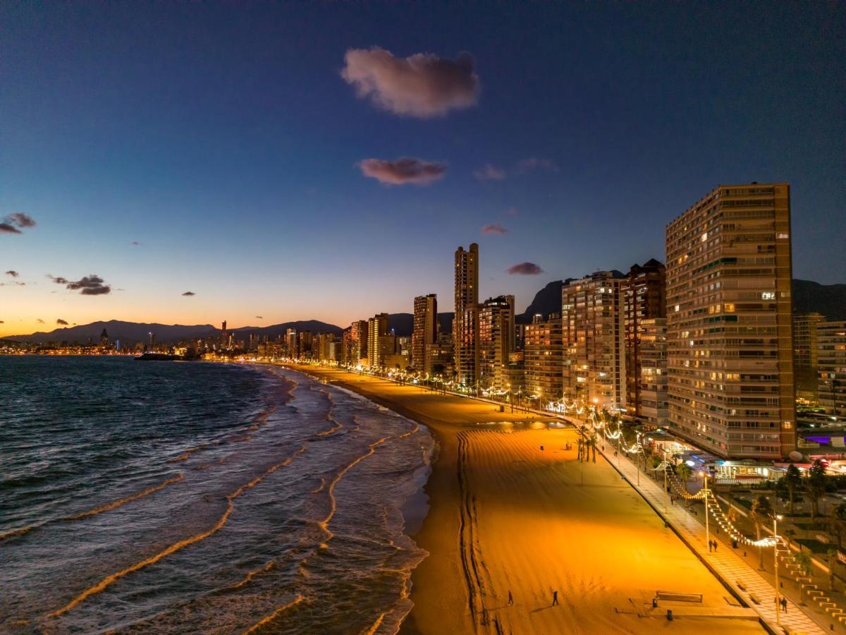 Beautiful Parque Loix 4 Bedroom Apartment Shared Pool, Tennis Court Benidorm Eksteriør billede